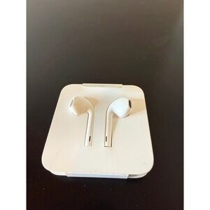 Apple EarPods with Lightning Connector White Wired In-Ear Headphones MMTN2AM/A